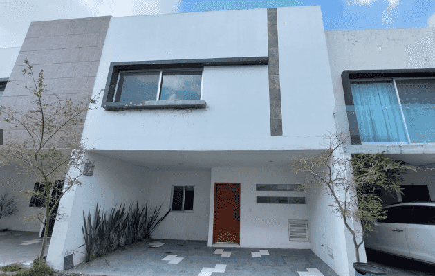 casa en venta calle aquiles serdan santa ana tepetitlan zapopan jalisco p8L8hV4